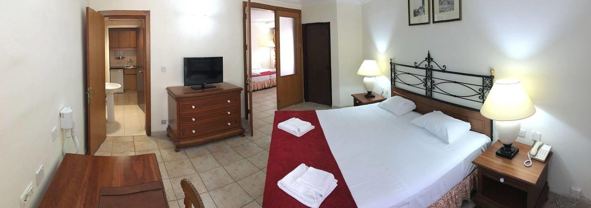 Oriana Hotel St. Paul's Bay Buitenkant foto