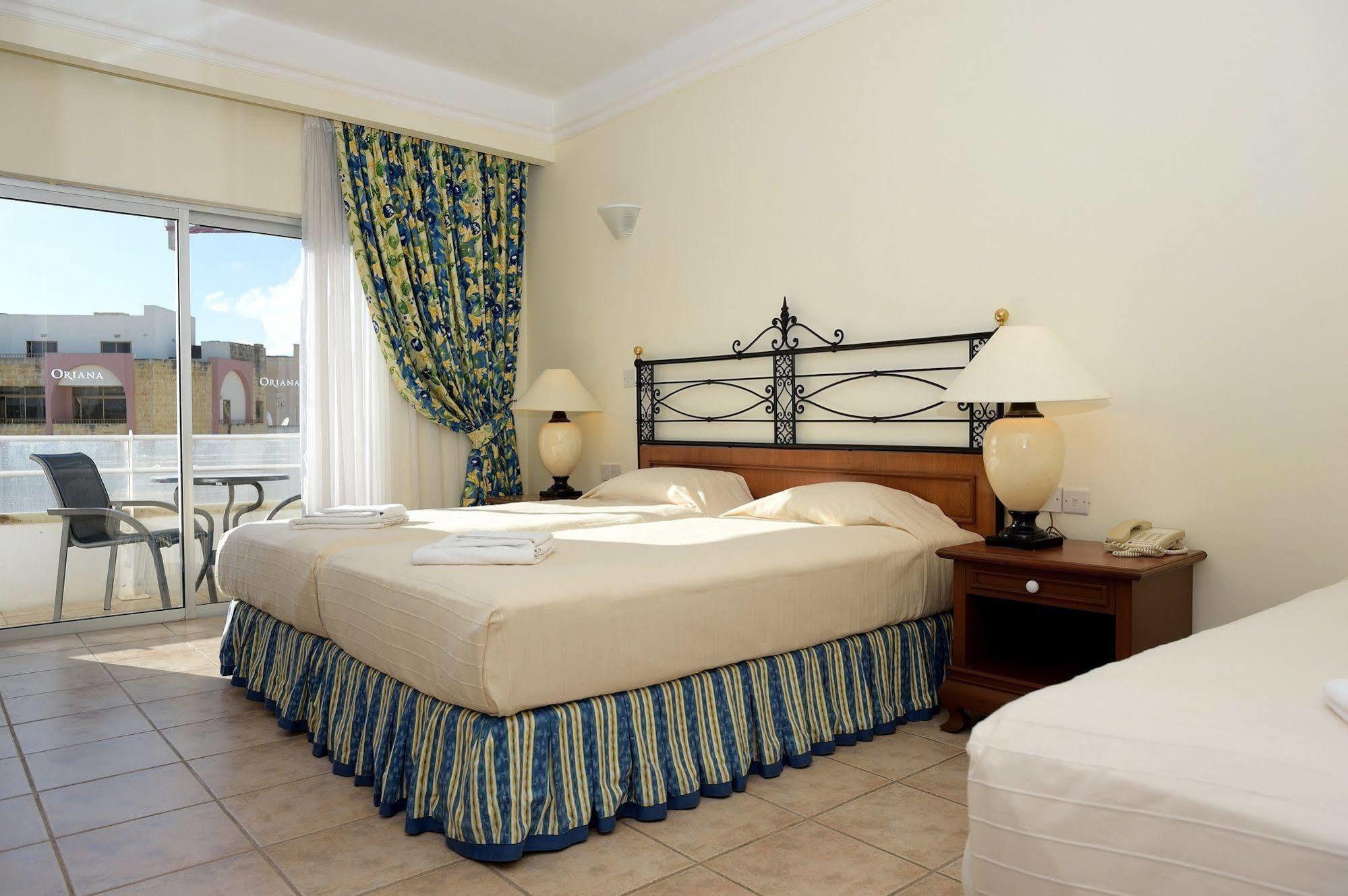 Oriana Hotel St. Paul's Bay Buitenkant foto