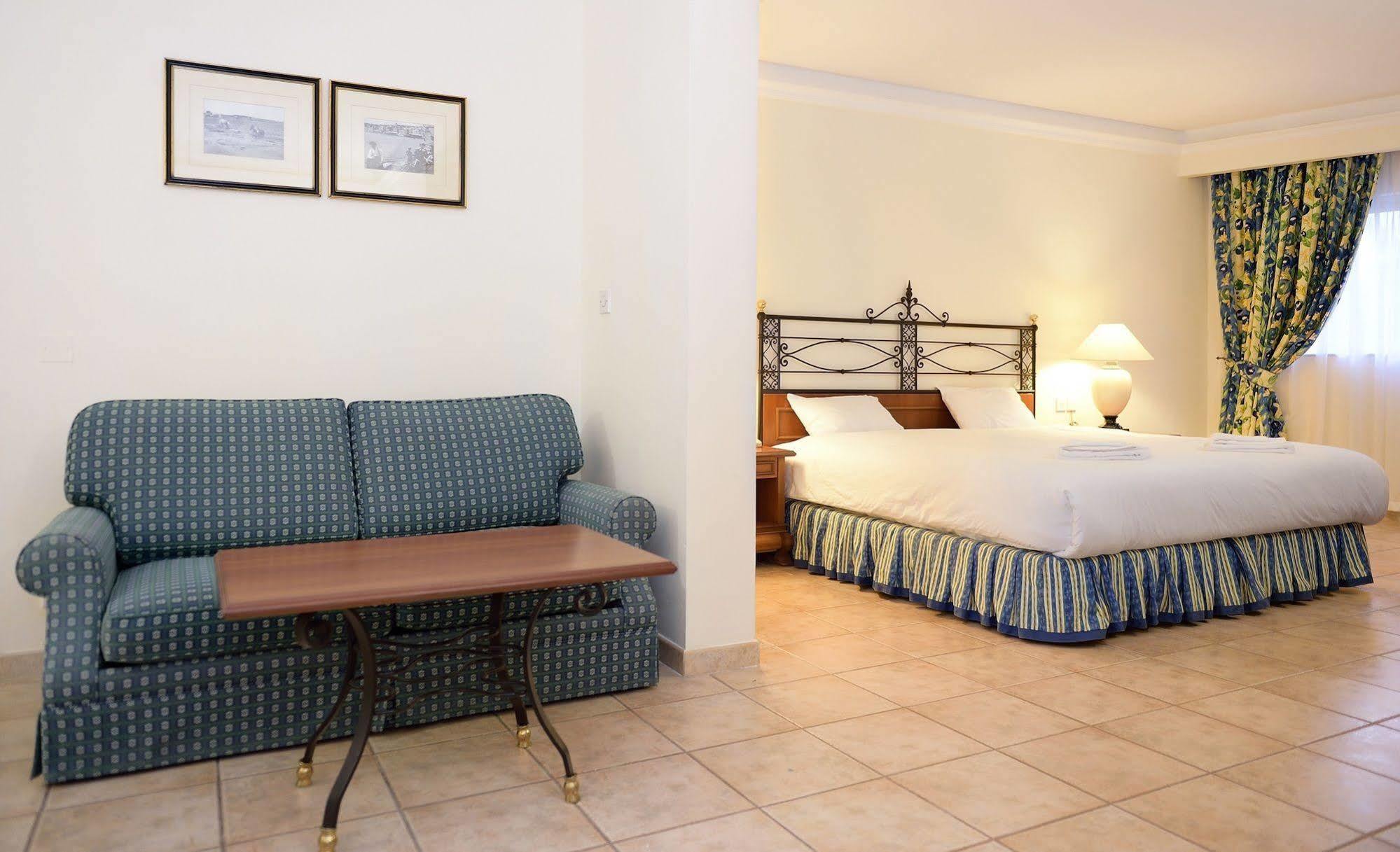 Oriana Hotel St. Paul's Bay Buitenkant foto